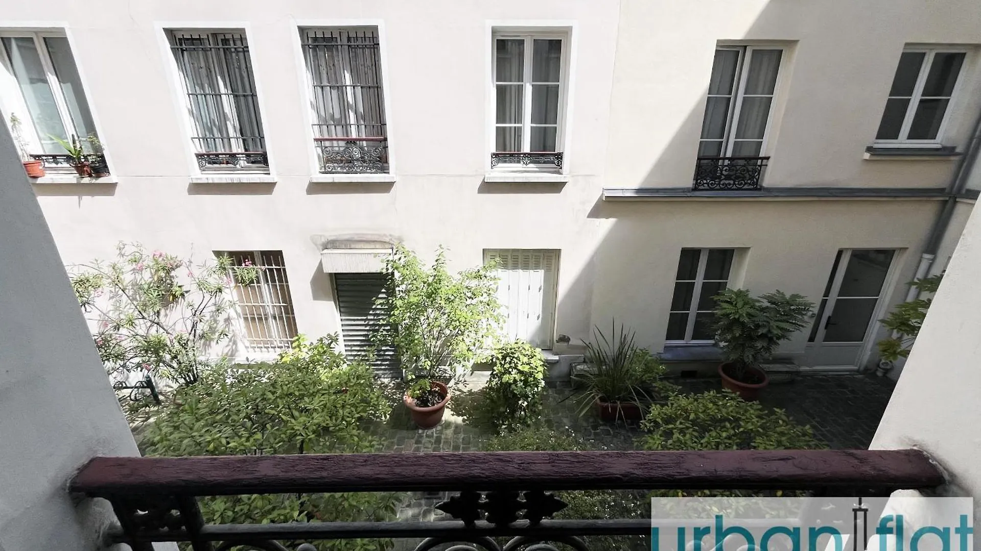 Urban Flat 71 - Amazing In Le Marais
